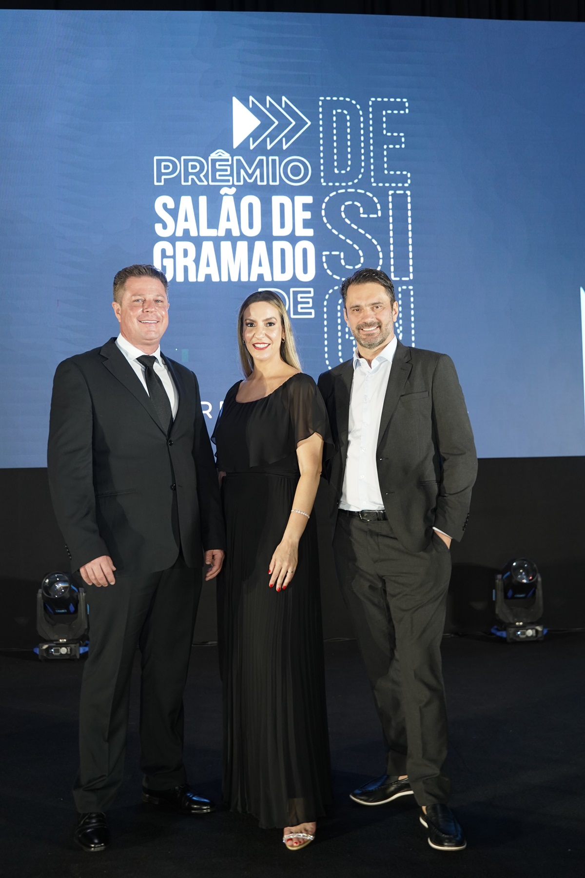 Flavio Ferreira, CEO do Salão de Gramado, a designer Marta Manente e Marcio Magnus dir. comercial