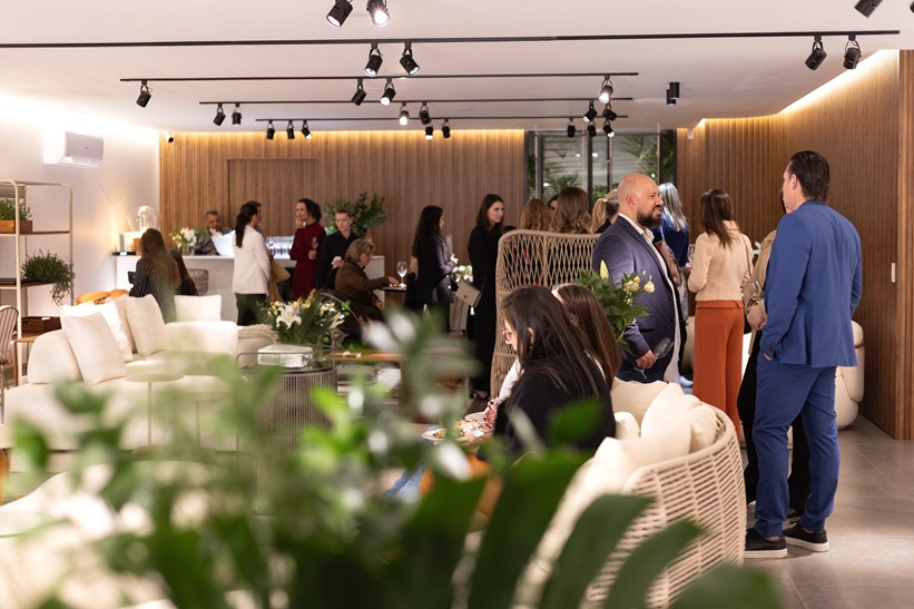 Edited in Tezza with: BUTTER & Exposure