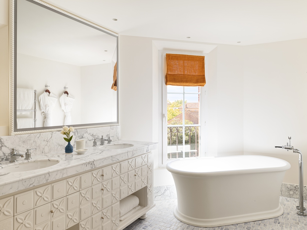 Salle de Bain_Junior Suite_Hotel Byblos Saint Tropez©Stephan Julliard (4) (1)